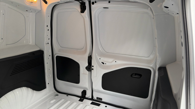 Vauxhall Combo Cargo Combo Diesel 1.5 Turbo D 100ps Prime Plus H1 Van - Image 14